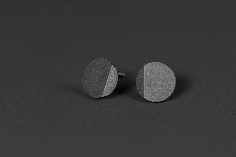 Luna. Oxidized silver earrings